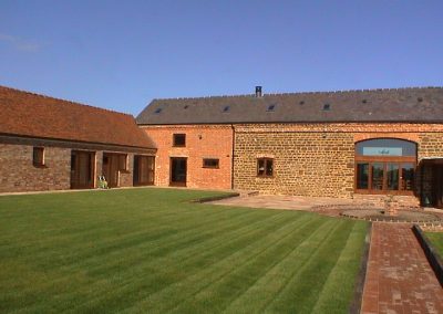 STONE & BRICK BARNS – Warwickshire